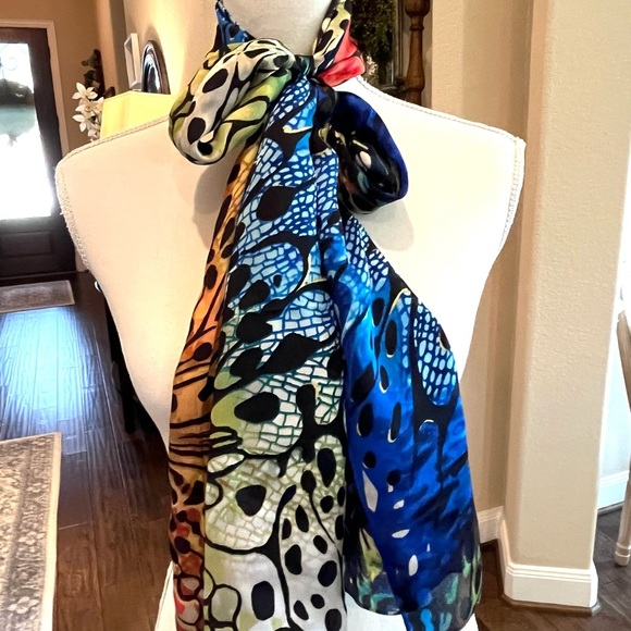 Vibrant Multicolor Scarf with Abstract Design Butterfly Design - Picture 11 of 15